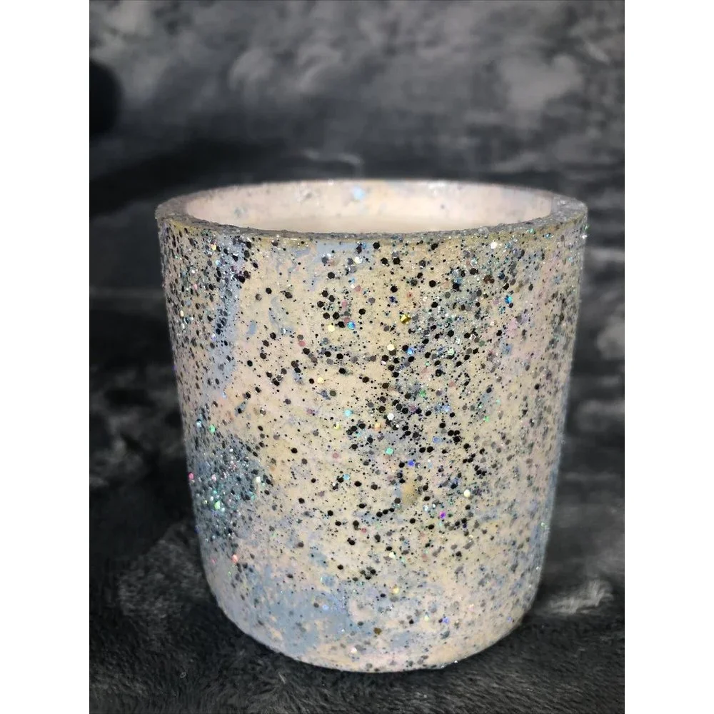 Hand Poured Candle Vanilla And Cashmere Handmade Concrete Vessel - Picture 3 of 4